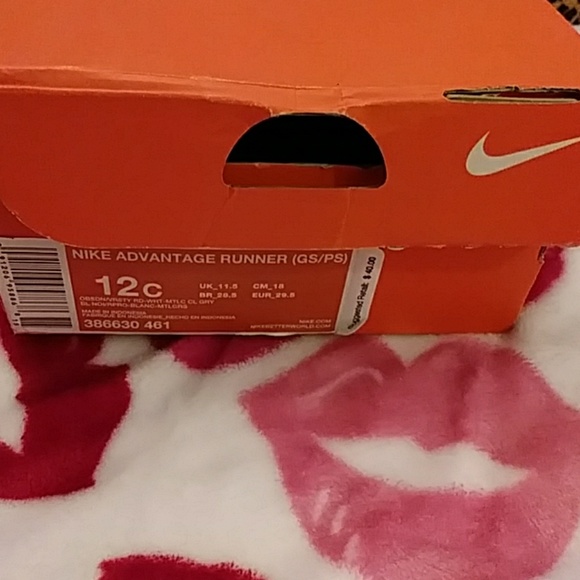 Children's Nike - Picture 2 of 8